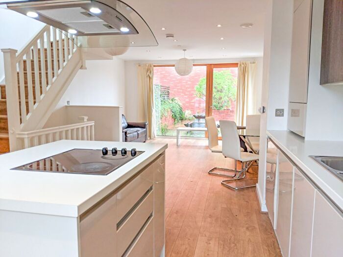 3 Bedroom Town House To Rent In Bedroom Townhouse – Vimto Gardens, Barrow Street, Salford, M3