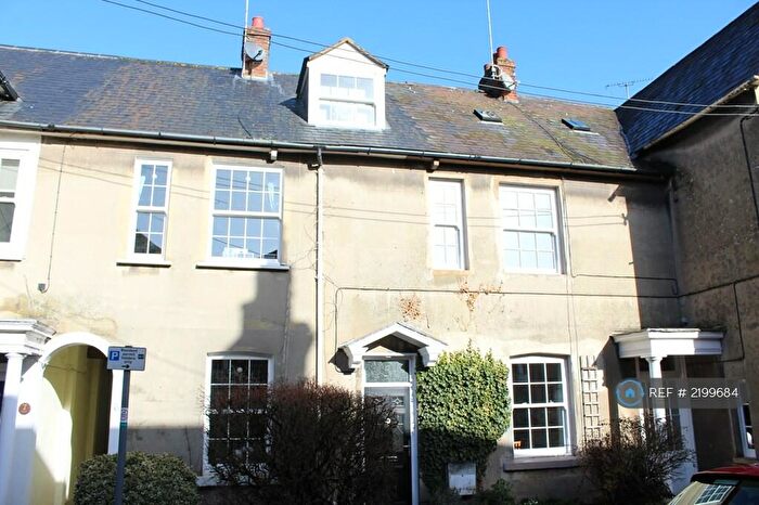 3 Bedroom Terraced House To Rent In Church Street, Hungerford, RG17