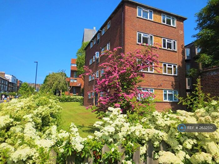 1 Bedroom Flat To Rent In Berry Lodge, London, N4