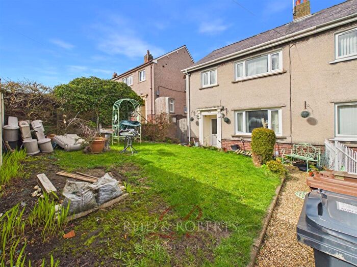 3 Bedroom Semi Detached House For Sale In Maes Lygan, Pentre Halkyn, Holywell, CH8