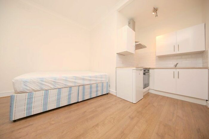 Studio To Rent In West End Lane, West Hamsptead, London NW6