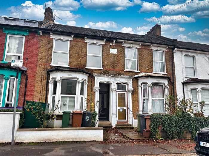 2 Bedroom Flat To Rent In Albert Road, Walthamstow, E17