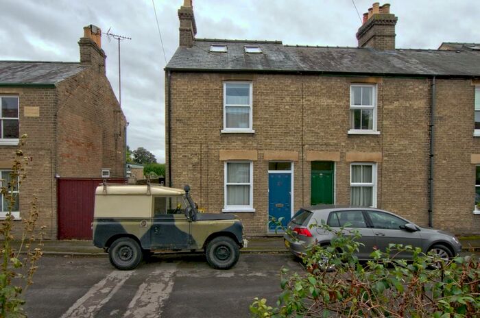 3 Bedroom End Of Terrace House To Rent In Selwyn Road, Cambridge, CB3