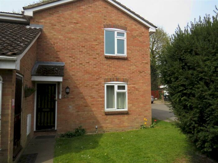 1 Bedroom Apartment To Rent In Hales Park Close, Hemel Hempstead, HP2