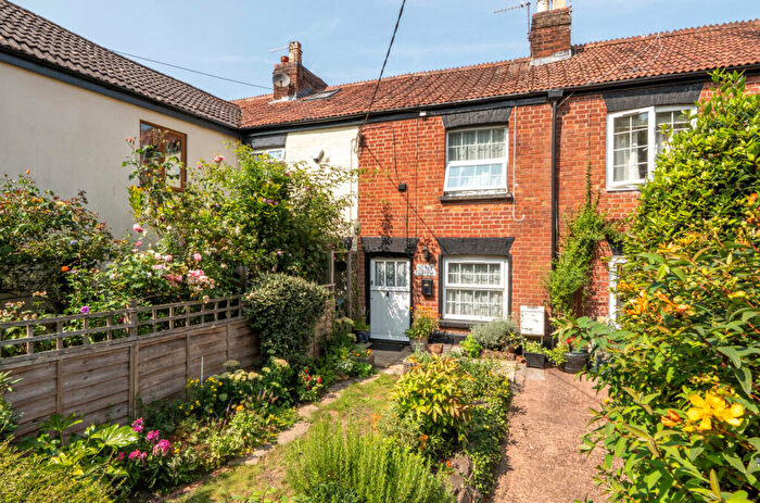 2 Bedroom Terraced House For Sale In Higher Wellbrook Street, Tiverton, Devon, EX16