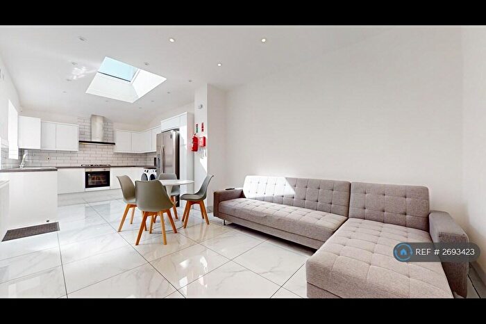 6 Bedroom Terraced House To Rent In Burleigh Street, Manchester, M15