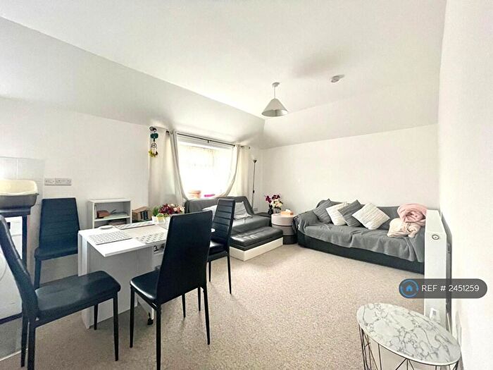 1 Bedroom Flat To Rent In Braemar Avenue, Bristol, BS7