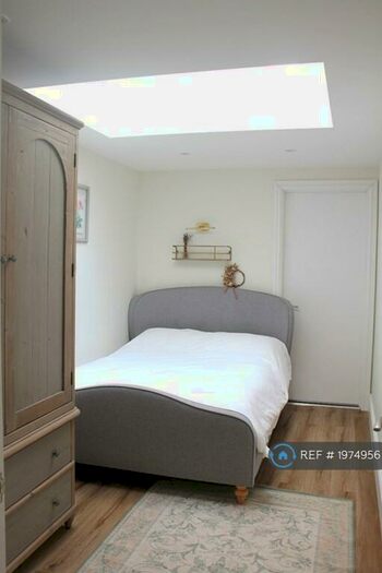 1 Bedroom Flat To Rent In Glebe Road, Sutton, SM2
