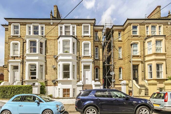 1 Bedroom Flat To Rent In St. Philips Road, Surbiton, KT6