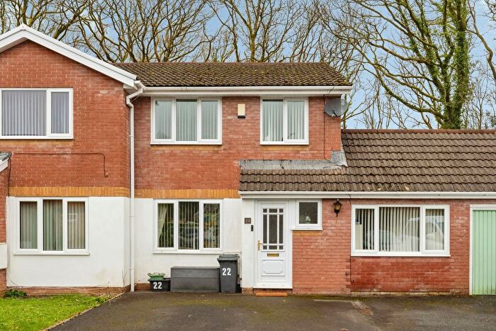 3 Bedroom Semi-detached House For Sale In Waun Gron, Rhydyfro, Pontardawe, Swansea, SA8