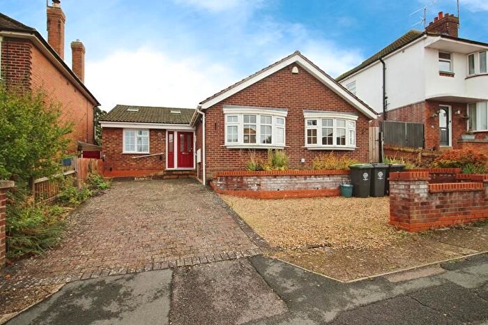 3 Bedroom Bungalow To Rent In St Marys Avenue, Rushden, NN10