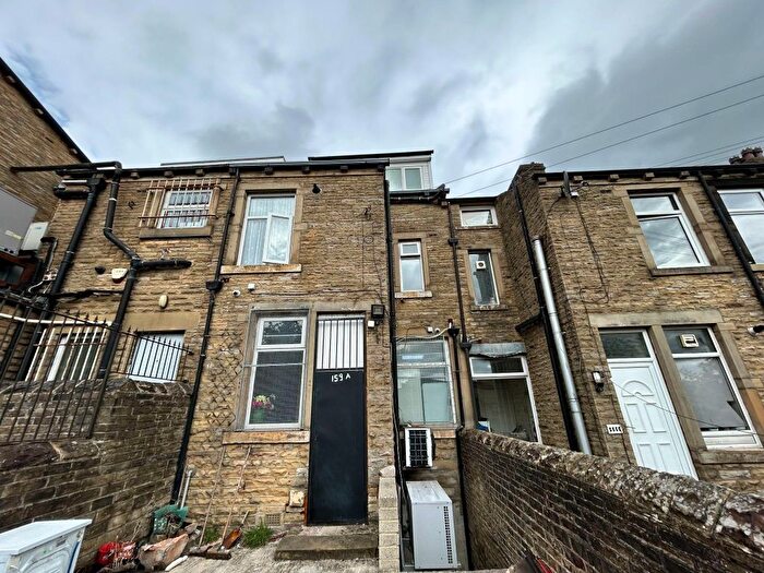 3 Bedroom Flat To Rent In Toller Lane, Manningham, Bradford, BD8