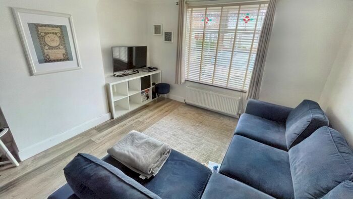 3 Bedroom Semi Detached House To Rent In Hewett Road, Dagenham, RM8