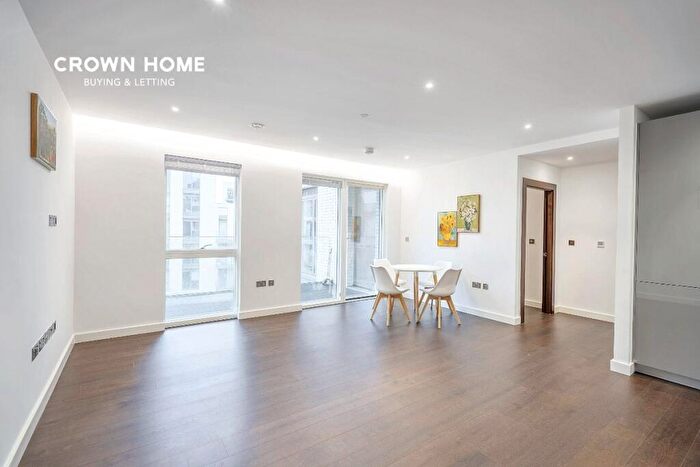 2 Bedroom Apartment To Rent In Denver Building, Malthouse Road, SW11