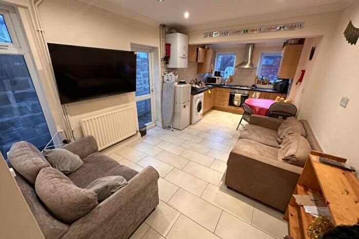 5 Bedroom Terraced House To Rent In Tewkesbury Street Cardiff, CF24