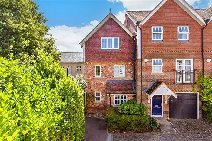 5 Bedroom End Of Terrace House For Sale In College Square, Westgate On Sea, Kent, CT8