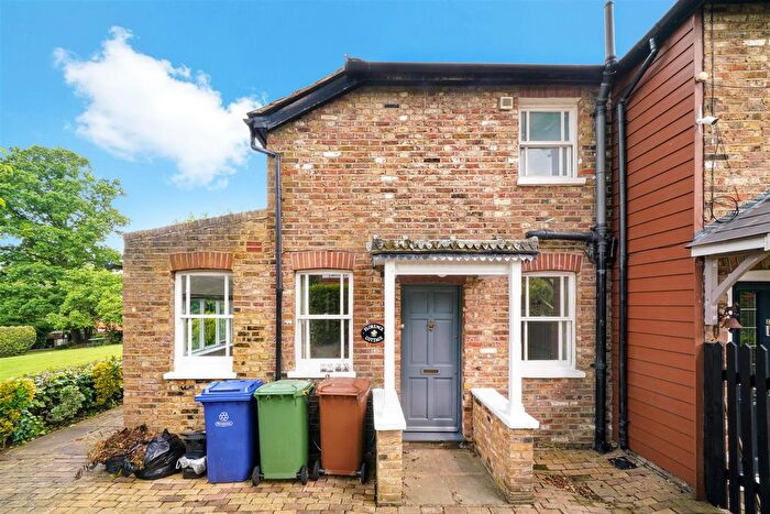 2 Bedroom Detached House To Rent In Chartwell Place, Harrow On The Hill, HA2
