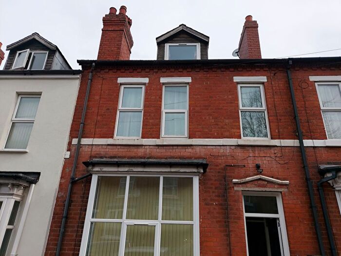 3 Bedroom Flat To Rent In Charlotte Street, Walsall, WS1