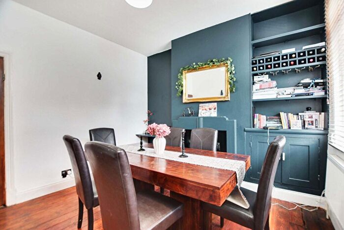 2 Bedroom Terraced House For Sale In Wordsworth Road, Knighton Fields, Leicester, LE2