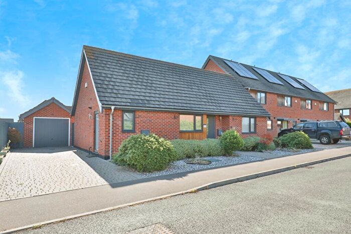 2 Bedroom Detached Bungalow For Sale In Mayfly Road, Swaffham, PE37