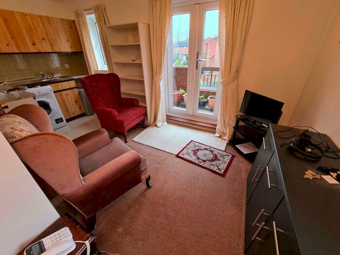 1 Bedroom House To Rent In Well Close Rise, Leeds, LS7