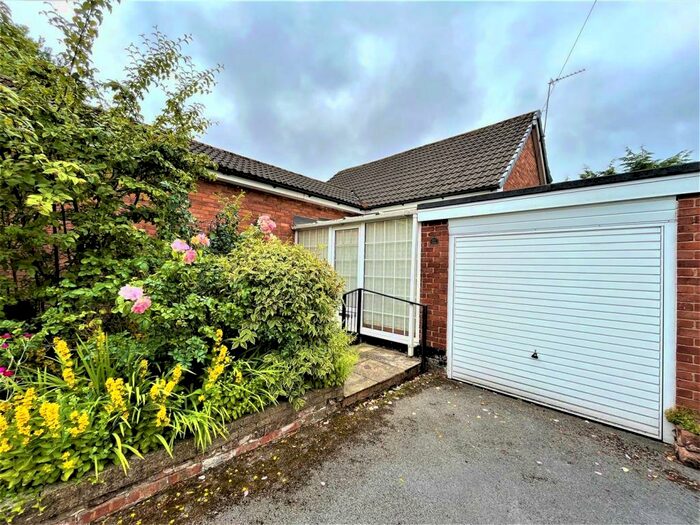 Houses for sale & to rent in L35 4PP, Ellaby Road, Rainhill Prescot