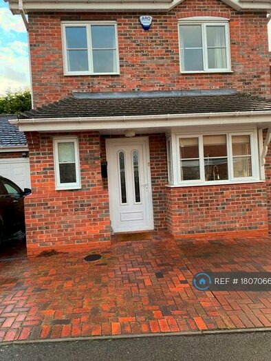 3 Bedroom Detached House To Rent In Burns Close, Redditch, B97