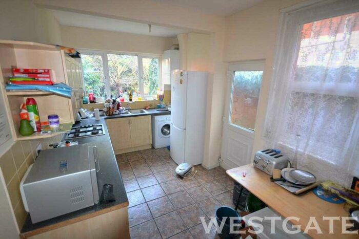 4 Bedroom Terraced House To Rent In Grange Avenue, University Area, RG6
