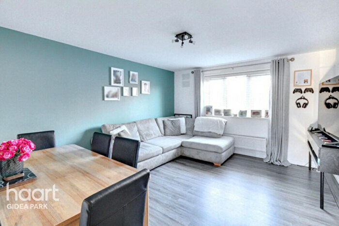 2 Bedroom Apartment For Sale In Kidman Close, Gidea Park, RM2