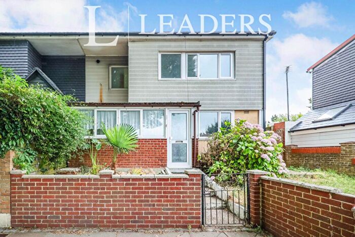 3 Bedroom End Of Terrace House To Rent In Allaway Avenue, PO6