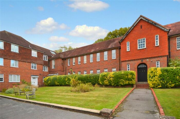1 Bedroom Flat For Sale In Old Lane, Dockenfield, Farnham, Surrey, GU10