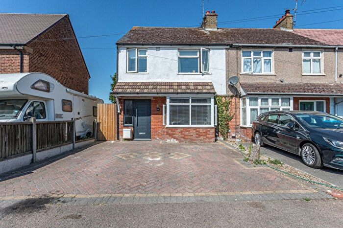 3 Bedroom Semi-detached House For Sale In Brooke Avenue, Margate, CT9