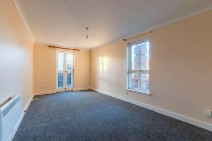 2 Bedroom Flat To Rent In Morrison Circus, Edinburgh, EH3