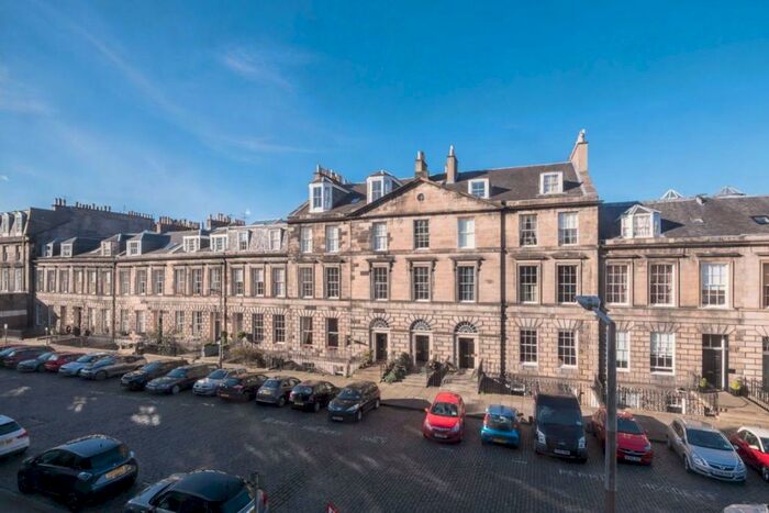 2 Bedroom Flat To Rent In Hart Street, City Centre, EH1