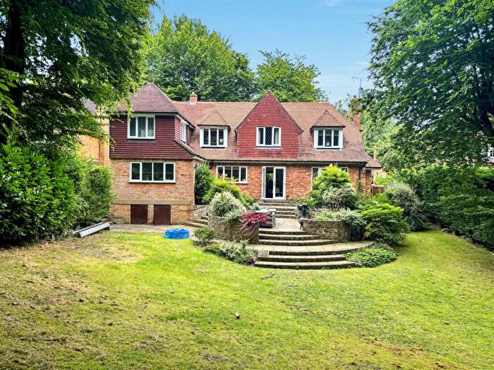 5 Bedroom Detached House For Sale In Bishops Road, Tewin, AL6