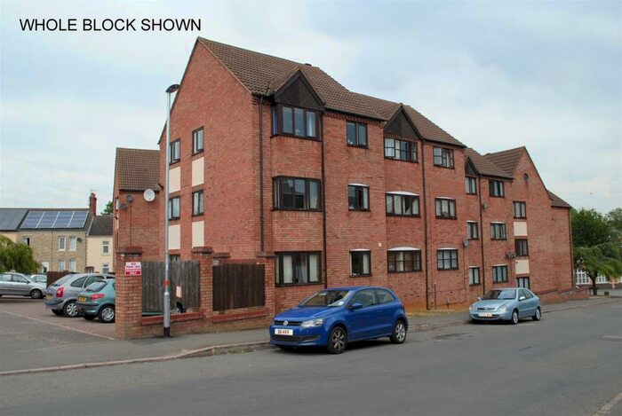 2 Bedroom Flat To Rent In Station Road, Rushden, NN10