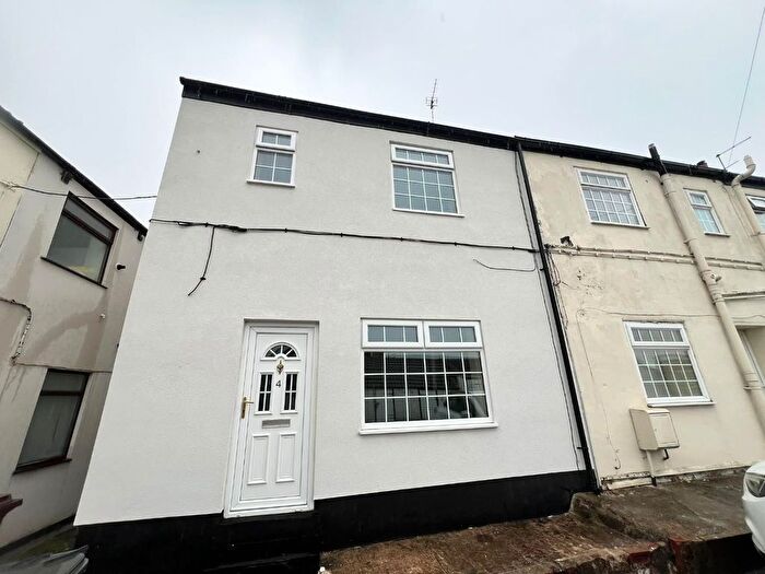 2 Bedroom Town House To Rent In Chapel Yard, Fairburn, WF11