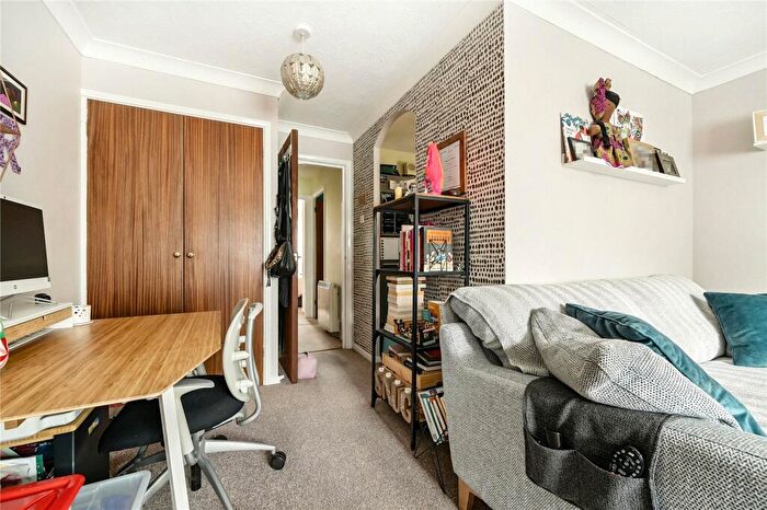 1 Bedroom Flat For Sale In Ainsley Close, London, N9