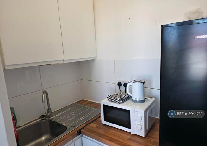 Studio To Rent In Norfolk Road, Ilford, IG3