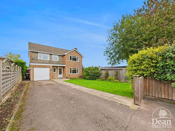 4 Bedroom Detached House For Sale In Fairfield Close, Coleford, GL16