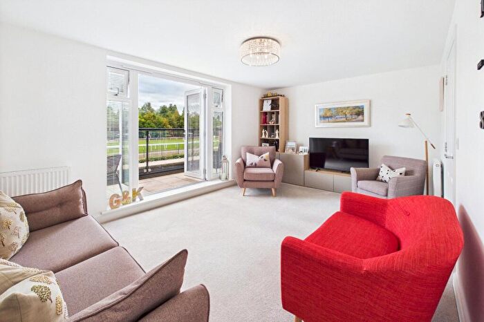 3 Bedroom Terraced House For Sale In Fairstone, Newbury, Berkshire, RG14