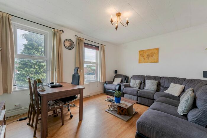 1 Bedroom Maisonette To Rent In London Road, Slough, SL3