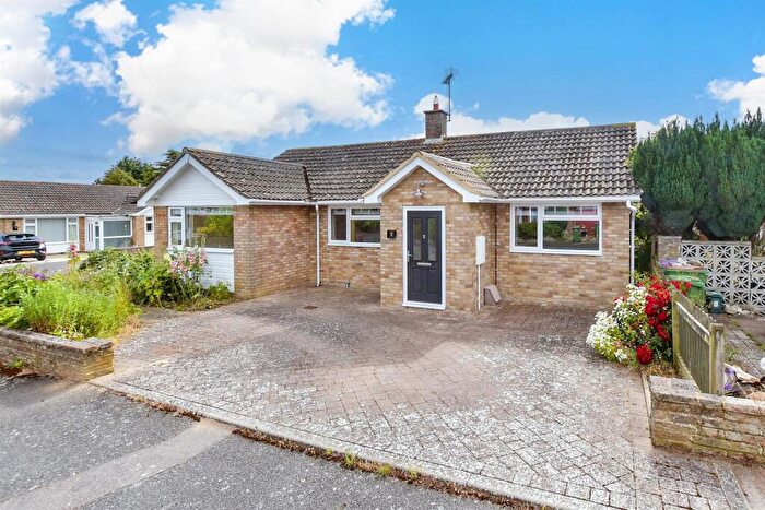 3 Bedroom Detached Bungalow For Sale In Tourney Close, Hythe, Kent, CT21