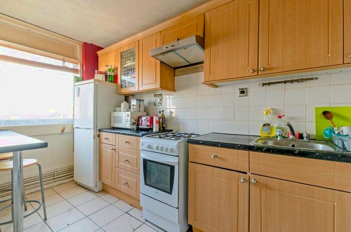 2 Bedroom Flat For Sale In Gascoigne Place, London, E2