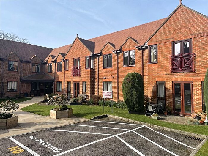 2 Bedroom Flat For Sale In Ashley Gardens, Shalford, Guildford, Surrey, GU4