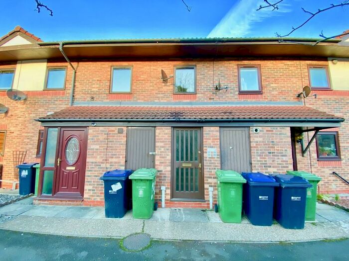 2 Bedroom Apartment To Rent In St Vincent Court, Felling, NE8