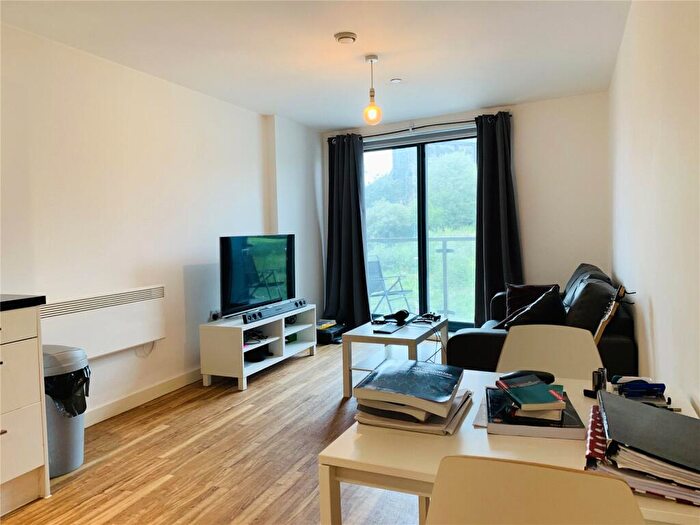 1 Bedroom Flat To Rent In Aire, Cross Green Lane, LS9