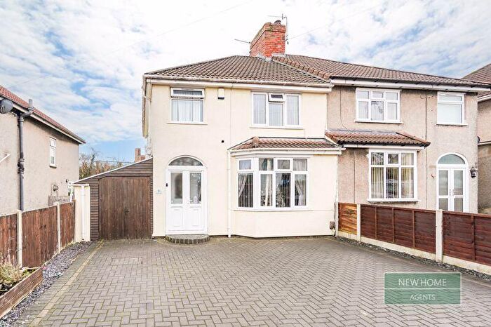 3 Bedroom Semi Detached House For Sale In Queens Road, Bishopsworth, Bristol, BS13