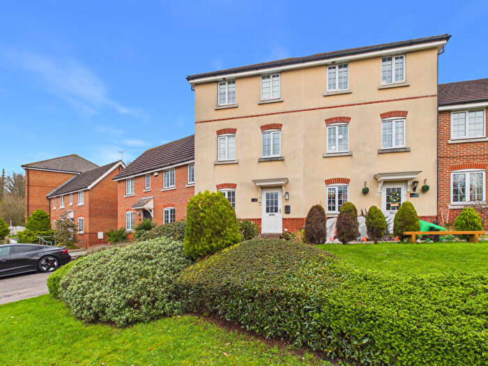 3 Bedroom Town House For Sale In Maple Rise, Whiteley, PO15