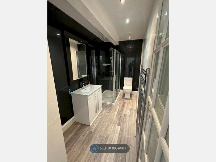 2 Bedroom Flat To Rent In Cambridge Road, London, SE20